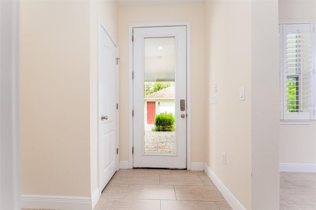 5301 FISHHAWK RIDGE DR, Lithia, FL 33547
