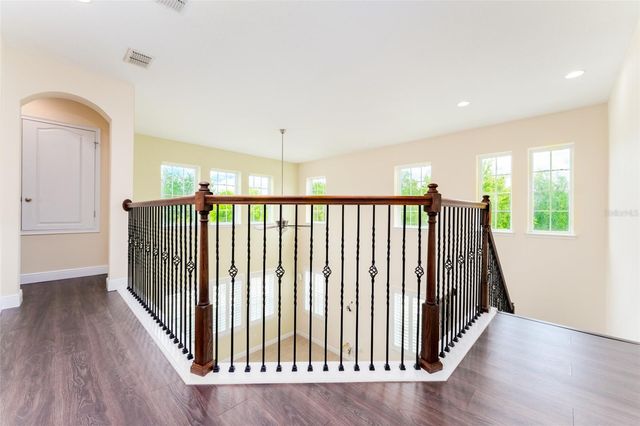 5301 FISHHAWK RIDGE DR, Lithia, FL 33547