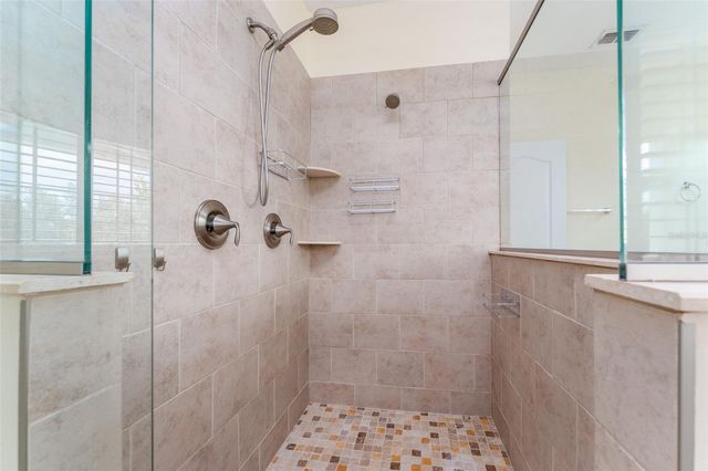 5301 FISHHAWK RIDGE DR, Lithia, FL 33547