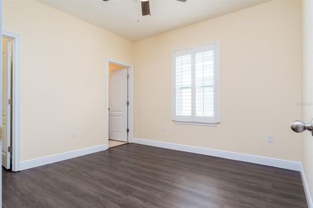 5301 FISHHAWK RIDGE DR, Lithia, FL 33547