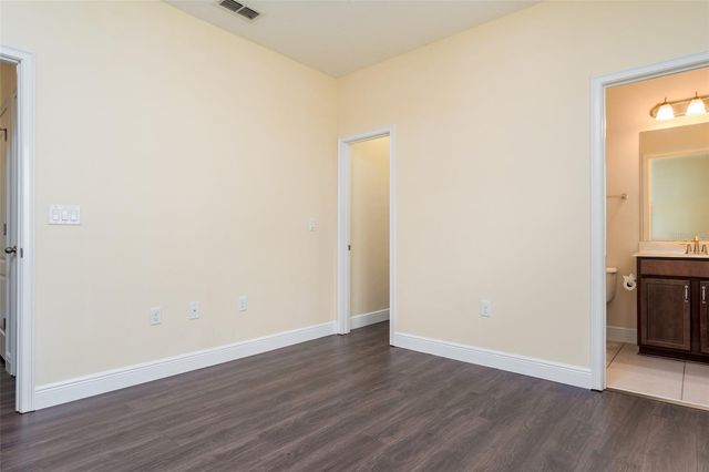 5301 FISHHAWK RIDGE DR, Lithia, FL 33547