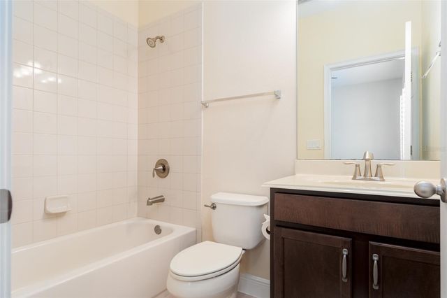 5301 FISHHAWK RIDGE DR, Lithia, FL 33547