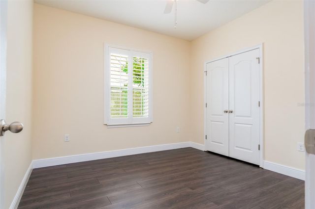 5301 FISHHAWK RIDGE DR, Lithia, FL 33547