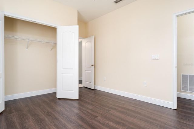 5301 FISHHAWK RIDGE DR, Lithia, FL 33547