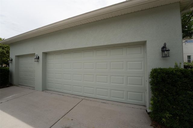 5301 FISHHAWK RIDGE DR, Lithia, FL 33547