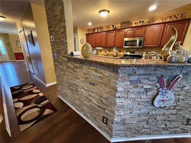 206 Cherry Bark Dr, Harrison Twp, PA 15065