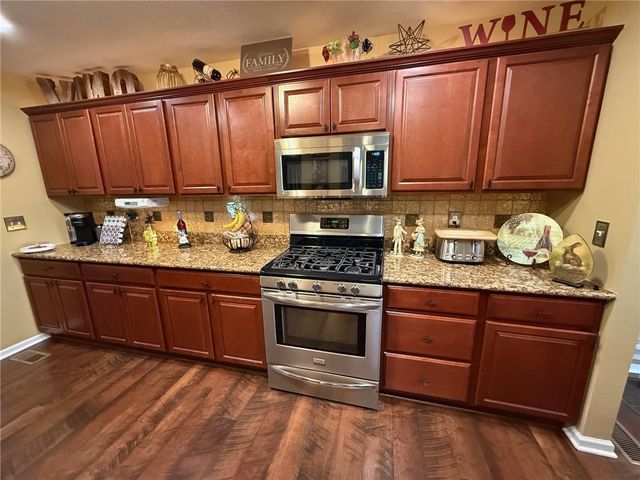 206 Cherry Bark Dr, Harrison Twp, PA 15065