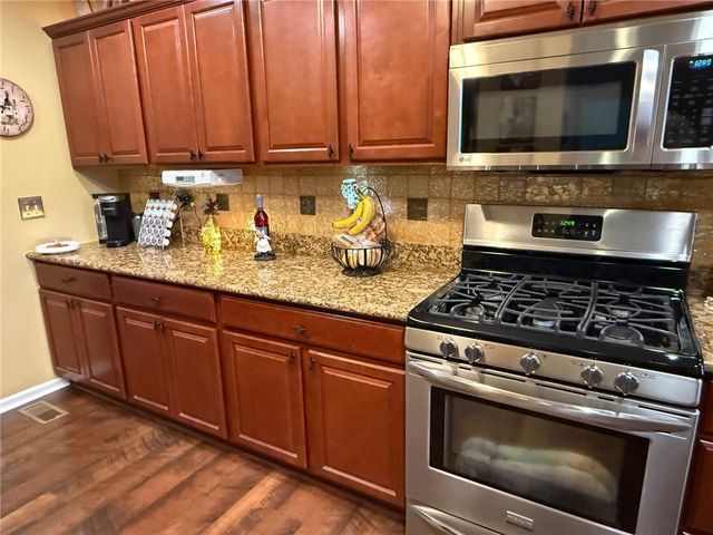 206 Cherry Bark Dr, Harrison Twp, PA 15065