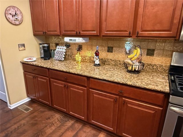 206 Cherry Bark Dr, Harrison Twp, PA 15065