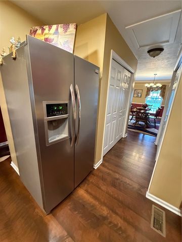 206 Cherry Bark Dr, Harrison Twp, PA 15065