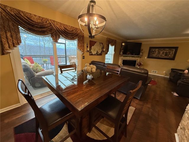 206 Cherry Bark Dr, Harrison Twp, PA 15065