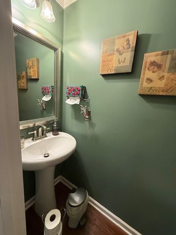 206 Cherry Bark Dr, Harrison Twp, PA 15065