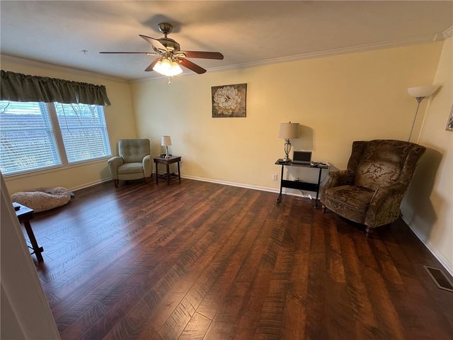 206 Cherry Bark Dr, Harrison Twp, PA 15065