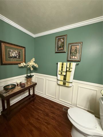 206 Cherry Bark Dr, Harrison Twp, PA 15065