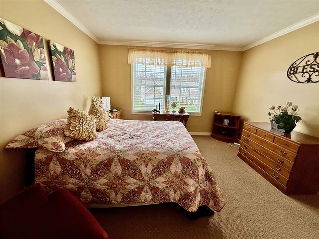 206 Cherry Bark Dr, Harrison Twp, PA 15065