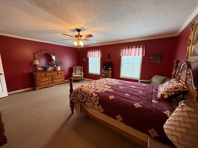 206 Cherry Bark Dr, Harrison Twp, PA 15065