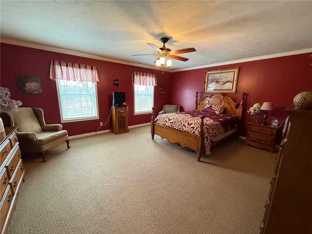 206 Cherry Bark Dr, Harrison Twp, PA 15065