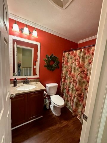 206 Cherry Bark Dr, Harrison Twp, PA 15065