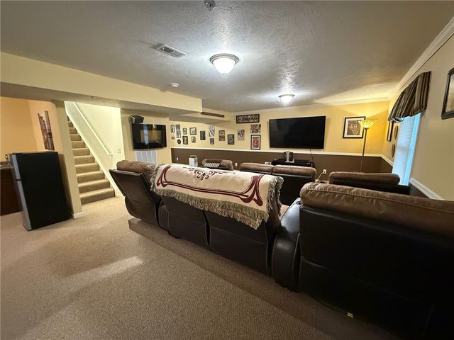 206 Cherry Bark Dr, Harrison Twp, PA 15065