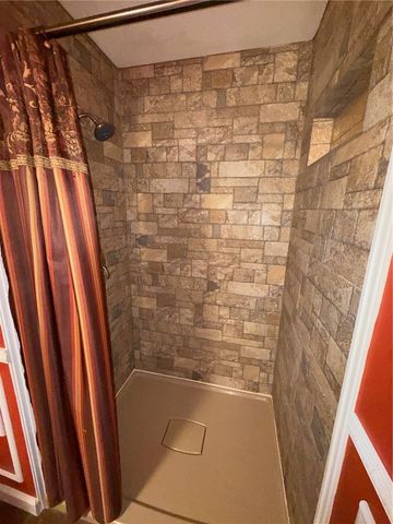 206 Cherry Bark Dr, Harrison Twp, PA 15065