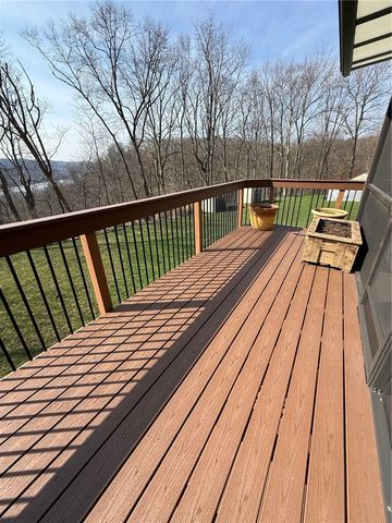 206 Cherry Bark Dr, Harrison Twp, PA 15065