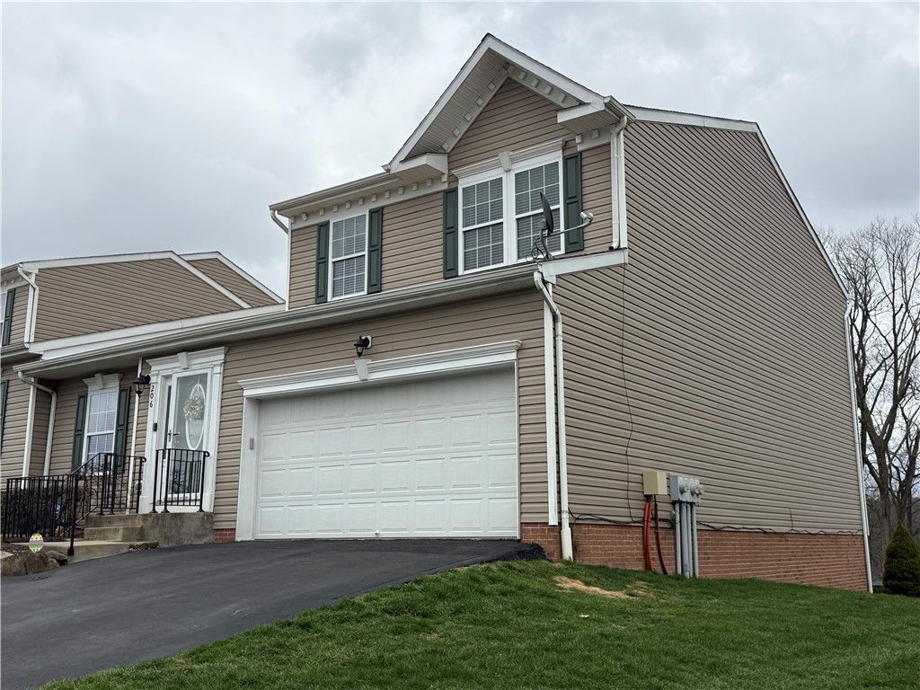 206 Cherry Bark Dr, Harrison Twp, PA 15065