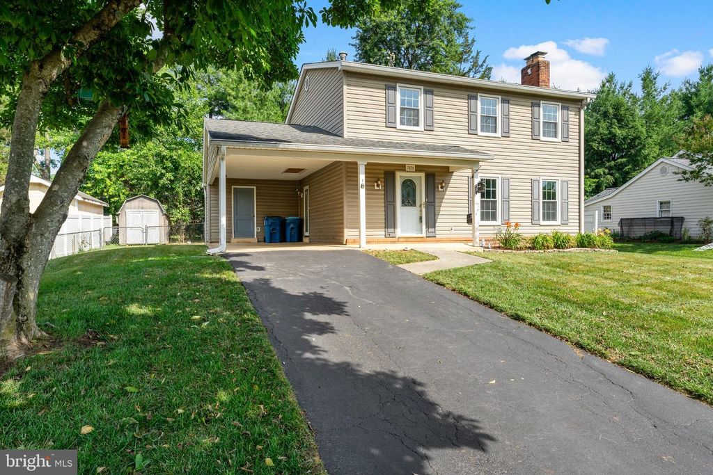 7826 WELCH CT, Alexandria, VA 22315
