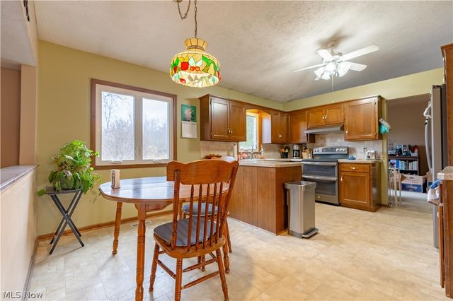 6167 Redford Road NW, North Canton, OH 44720