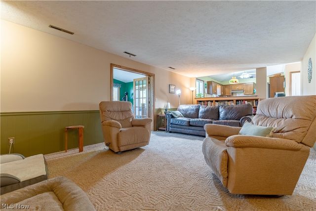 6167 Redford Road NW, North Canton, OH 44720