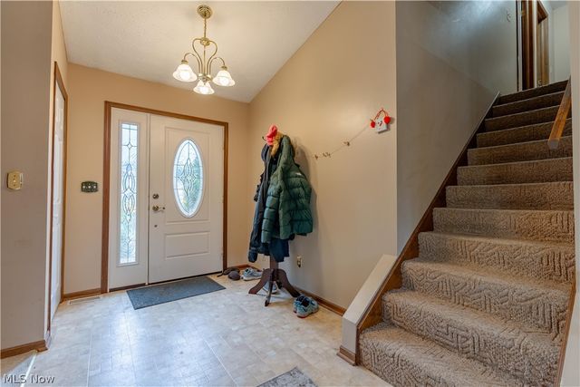 6167 Redford Road NW, North Canton, OH 44720