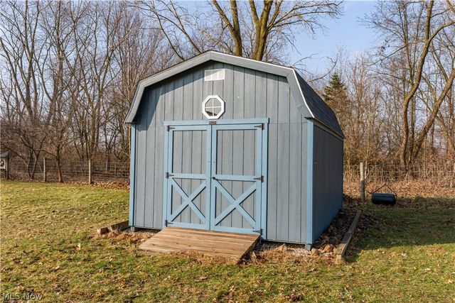 6167 Redford Road NW, North Canton, OH 44720