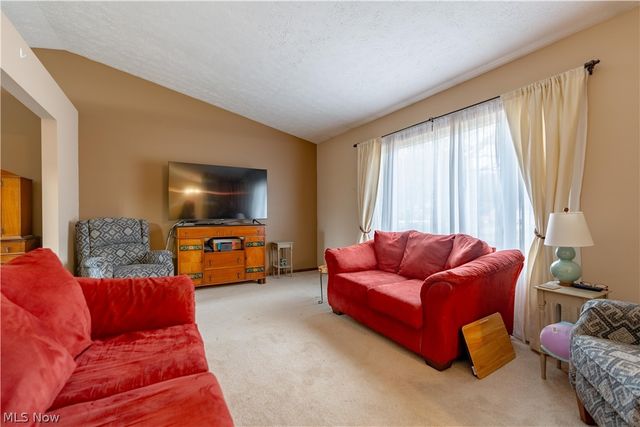 6167 Redford Road NW, North Canton, OH 44720