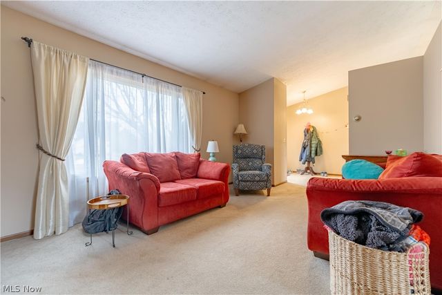 6167 Redford Road NW, North Canton, OH 44720