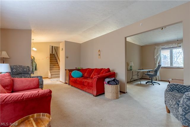 6167 Redford Road NW, North Canton, OH 44720