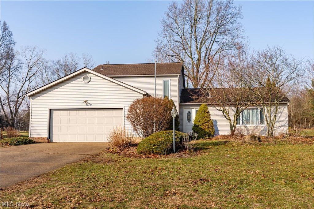 6167 Redford Road NW, North Canton, OH 44720