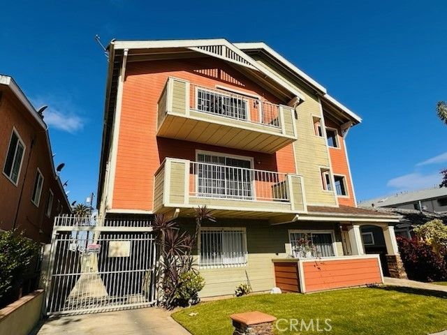 1063 Stanley Avenue, Long Beach, CA 90804