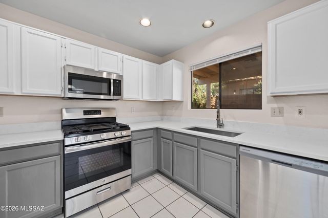 2966 W Country Meadow Drive, Tucson, AZ 85742