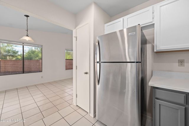 2966 W Country Meadow Drive, Tucson, AZ 85742