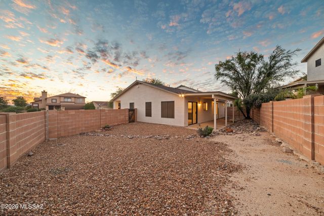 2966 W Country Meadow Drive, Tucson, AZ 85742