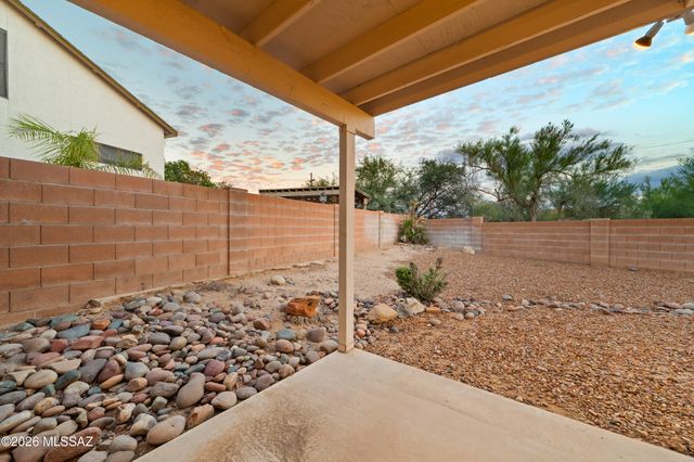 2966 W Country Meadow Drive, Tucson, AZ 85742