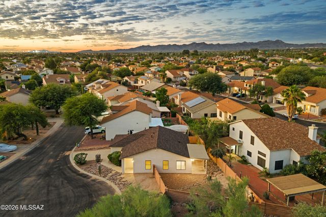 2966 W Country Meadow Drive, Tucson, AZ 85742