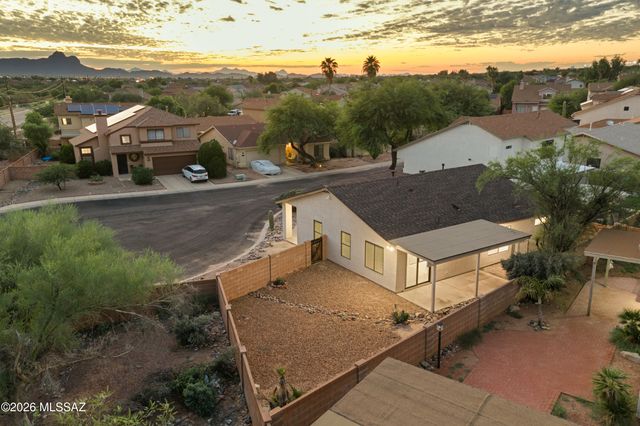 2966 W Country Meadow Drive, Tucson, AZ 85742