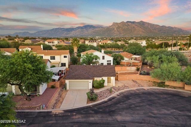 2966 W Country Meadow Drive, Tucson, AZ 85742