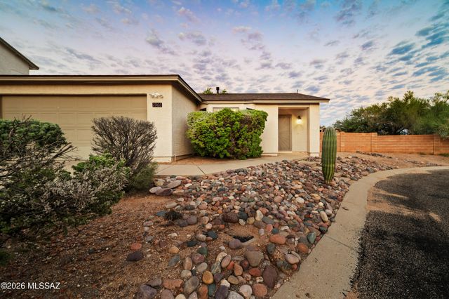 2966 W Country Meadow Drive, Tucson, AZ 85742