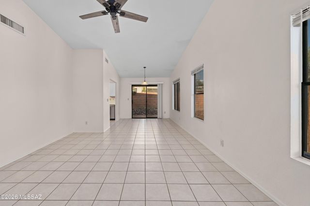 2966 W Country Meadow Drive, Tucson, AZ 85742
