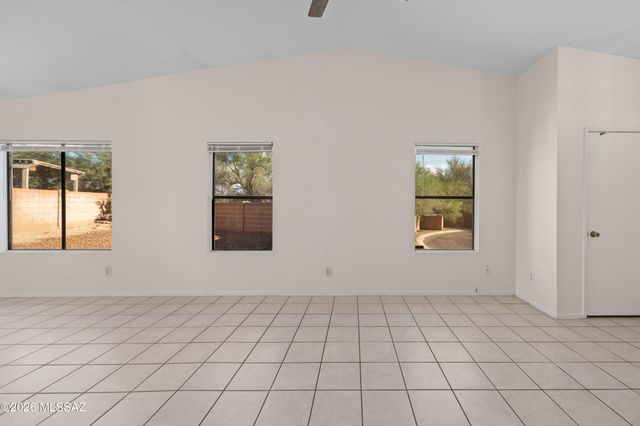 2966 W Country Meadow Drive, Tucson, AZ 85742