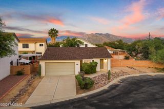 2966 W Country Meadow Drive, Tucson, AZ 85742