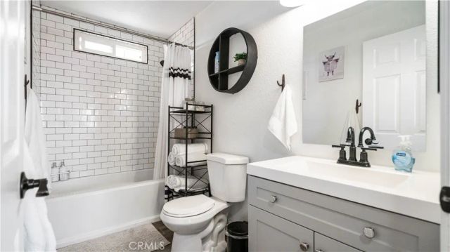 670 Ducor Avenue, Landers, CA 92285