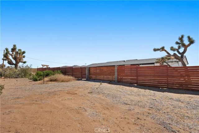 670 Ducor Avenue, Landers, CA 92285