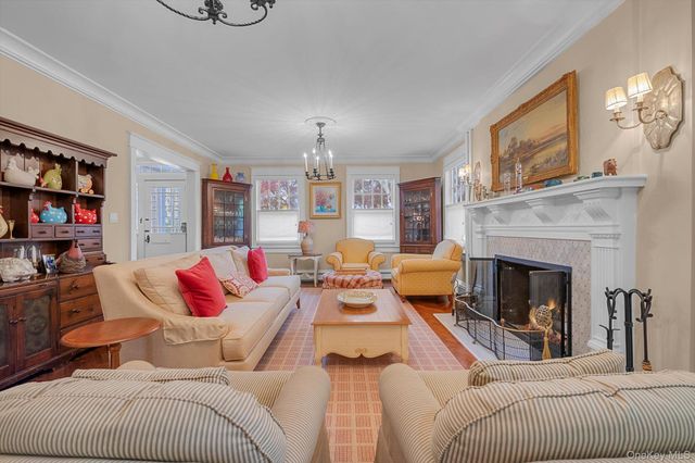 1 Deepdale Drive, Great Neck, NY 11021